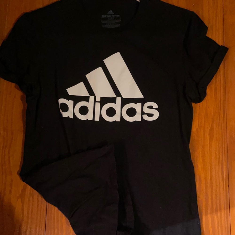 Adidas T-shirt Medium